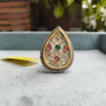 Black polish ring with marble look