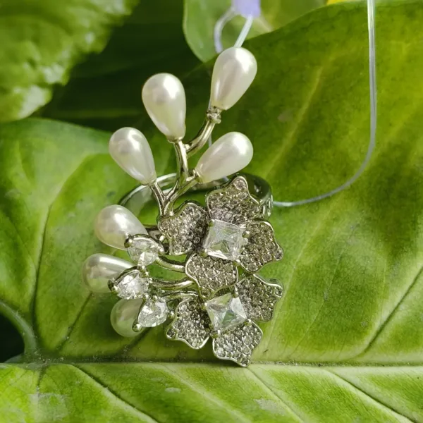 Silver flower ring